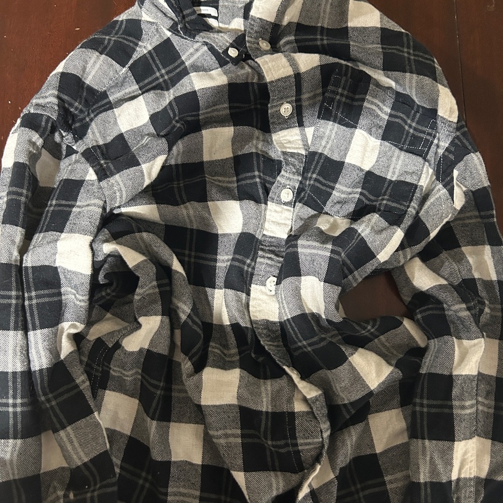 Old Navy Black and White Button Down Shirt